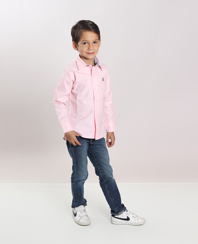 Camisa rosa con pantalon best sale de mezclilla